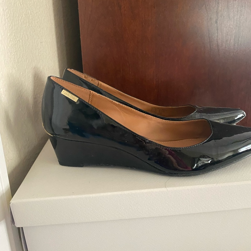Calvin Klein wedge pumps-comfortable and professional